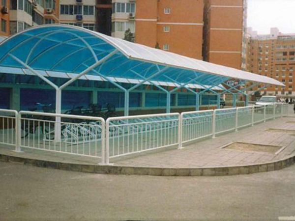 小區(qū)陽光板車棚